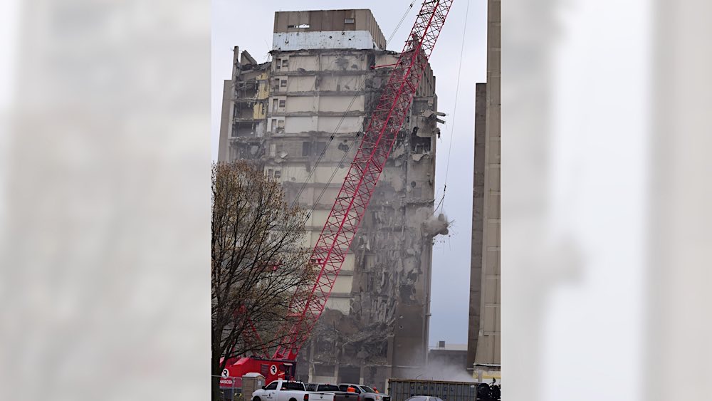 Indiana State University, Statesman Towers demolition photo 5
